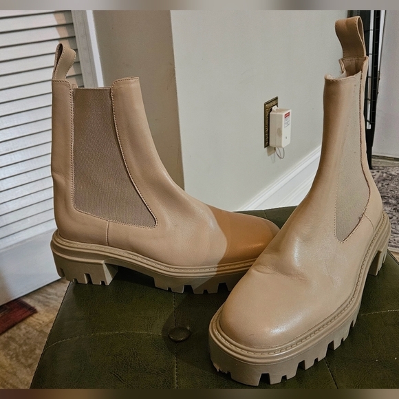 ZARA Leather Lug Sole Ankle Boots With elastic side panels. Tan. Size US 6.5 main image 9